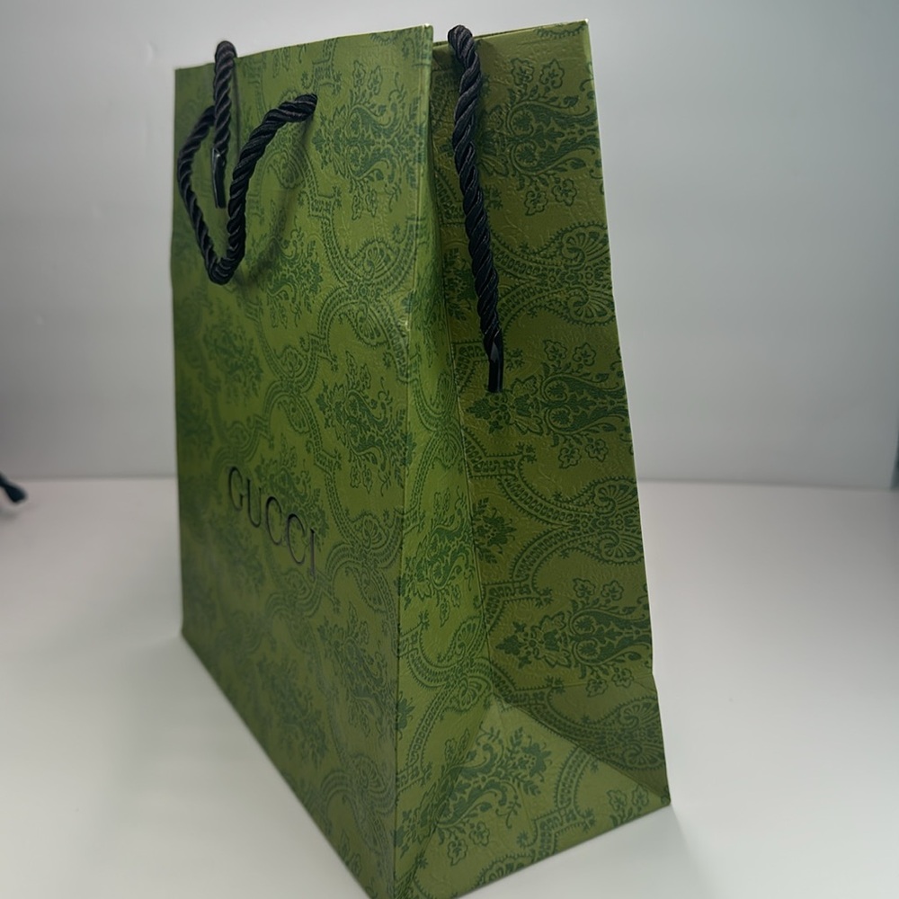 New Elegant Gucci Empty Gift Bag – Perfect for Your Special Moments - Picture 3 of 8